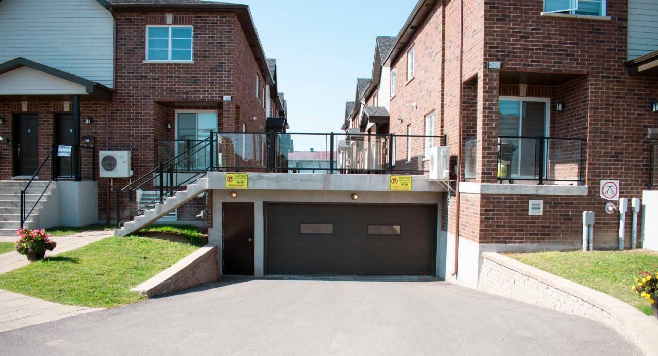 Luxury Two Story Villa Unit A Laval Exterior foto